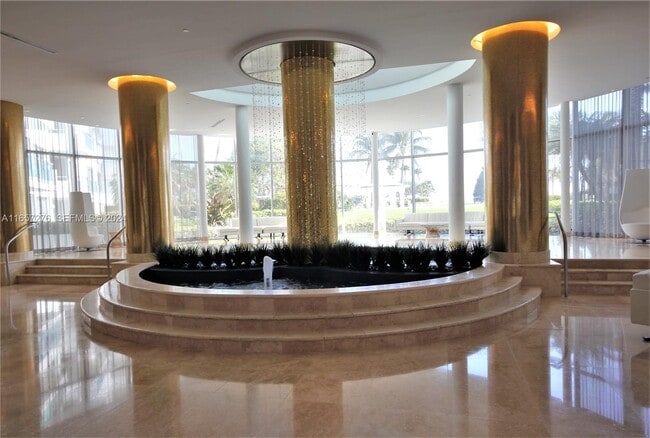 Building Photo - 5151 Collins Ave