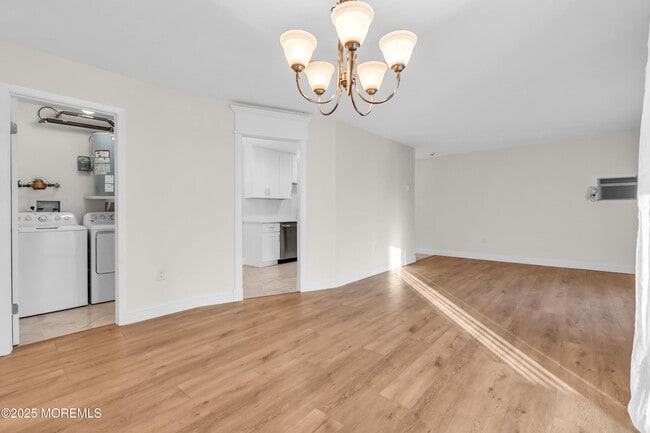 Building Photo - 218 Medford Ct