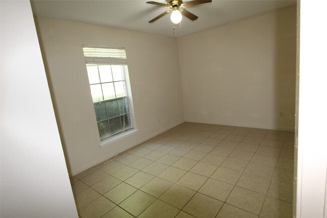 Building Photo - 2823 Chimneystone Cir