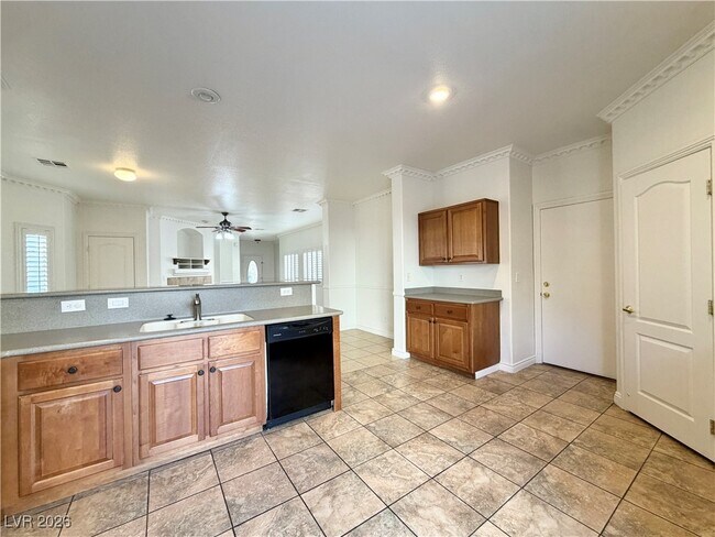 Building Photo - 8896 Tomnitz Ave