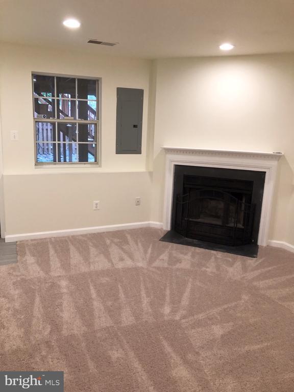 Building Photo - 14210 Autumn Cir