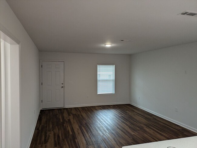 Building Photo - 210 Charleston Dr