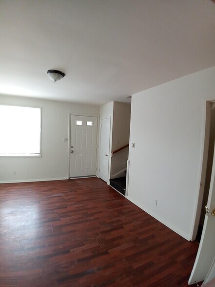 Building Photo - 3810 Saint Margaret St