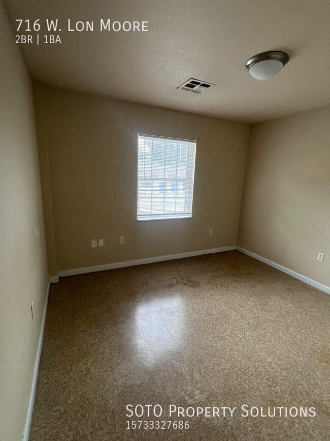 Building Photo - 716 Lon Moore St