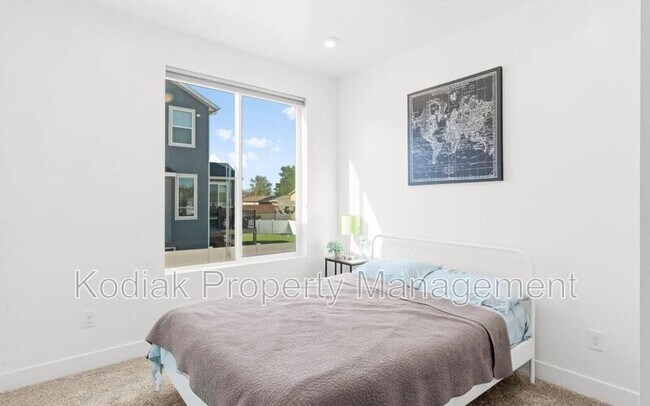 Building Photo - 127 N 4450 W