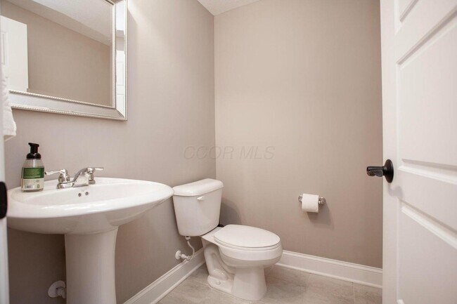 Building Photo - 10652 Arrowwood Dr