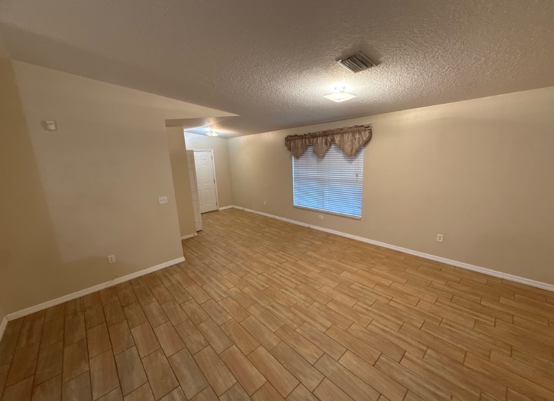 Building Photo - 105 Melody Ln