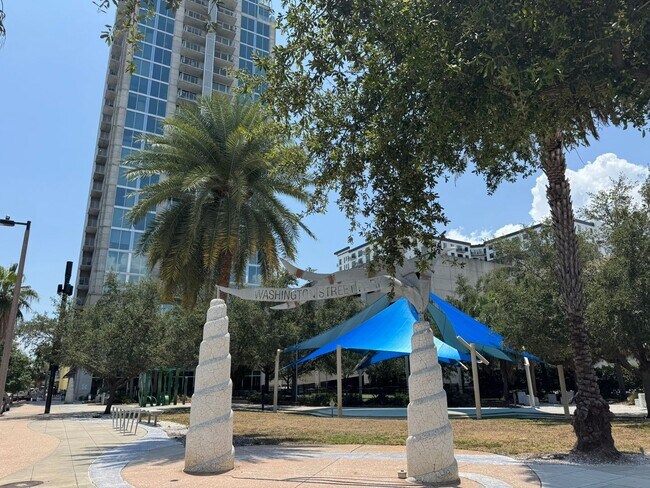 Building Photo - Luxurious 2/2 Modern Condo in Prestigious Channelside with Resort-Style Amenities