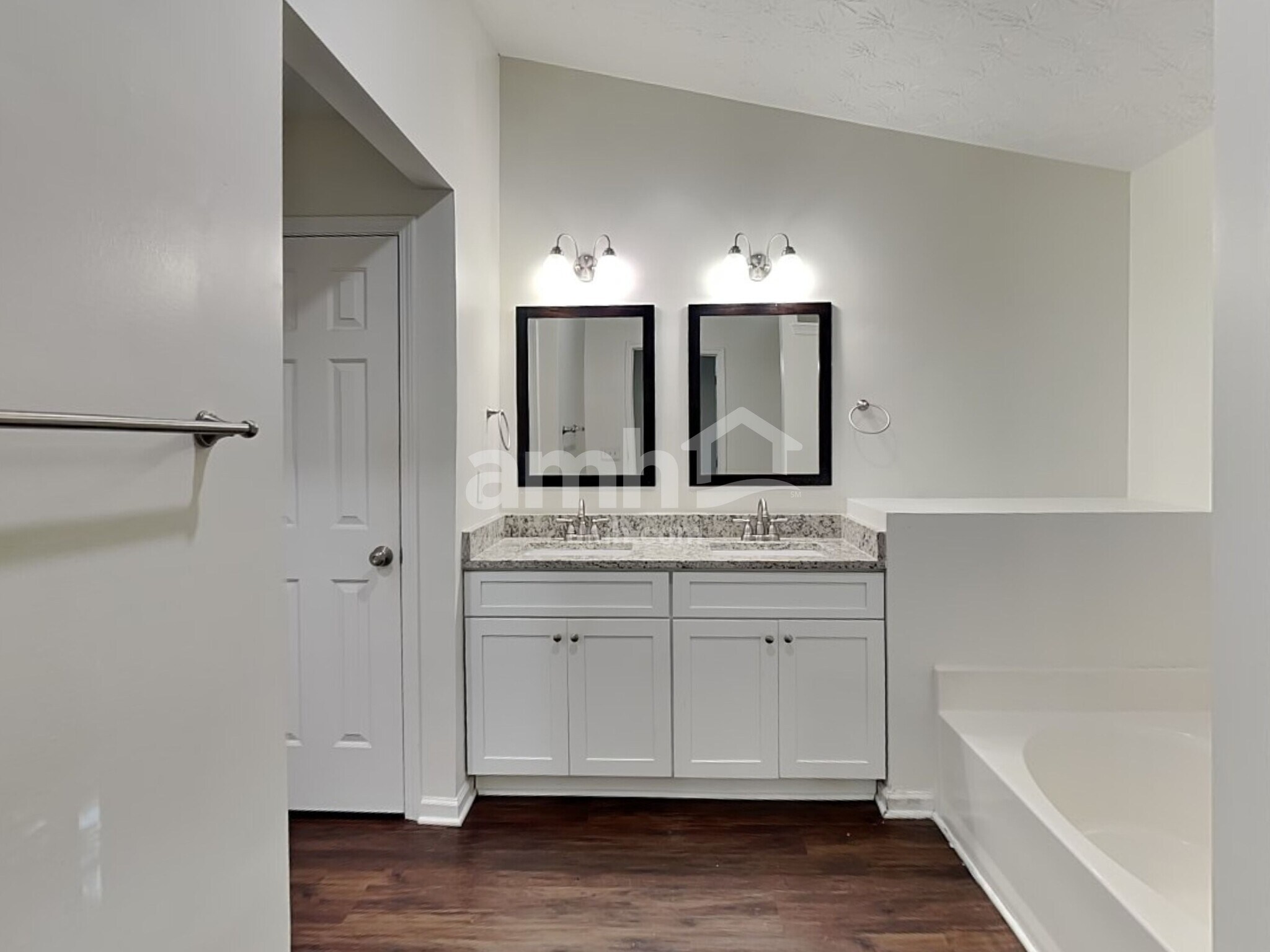 Building Photo - 4294 Windale Dr NW