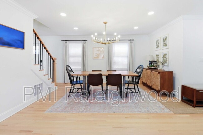 Building Photo - 322 E Millbrook Rd