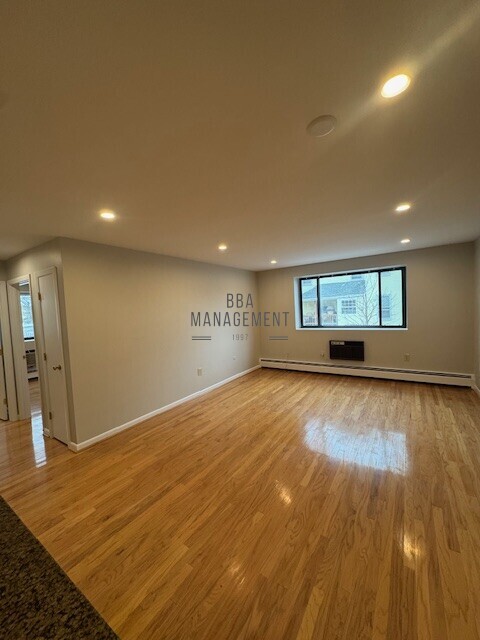 Building Photo - 28 Brentwood St