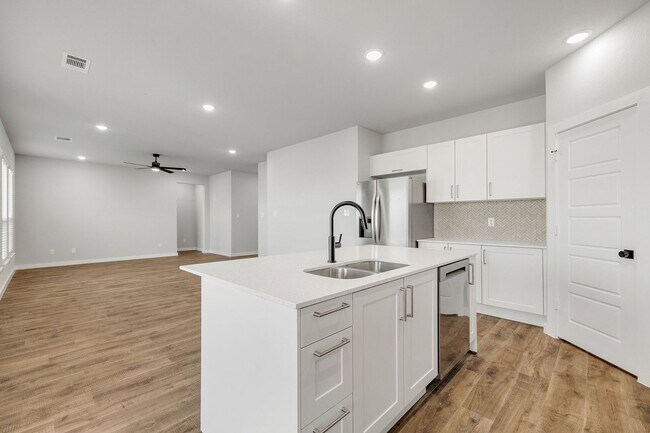 Building Photo - AVAILABLE NOW! EDGEWOOD ESTS DUPLEX LOCATED ON 1-ACRE LOT IN MIDLOTHIAN, TX!