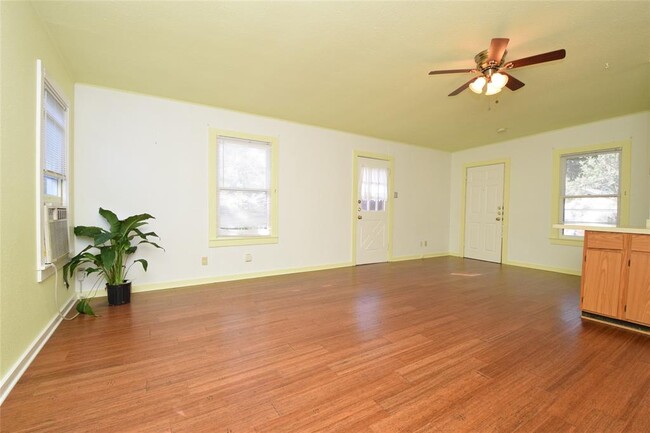 Building Photo - 2801 Lafayette Ave