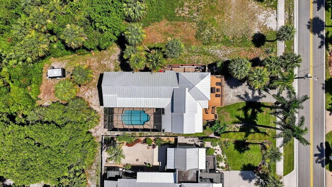 Building Photo - 1042 SE St Lucie Blvd