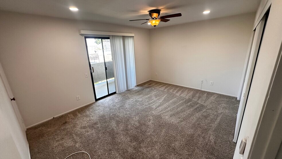 Master bedroom - 2424 Santa Ana Ave