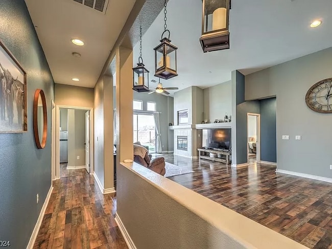 Building Photo - 3828 N Goldfield St