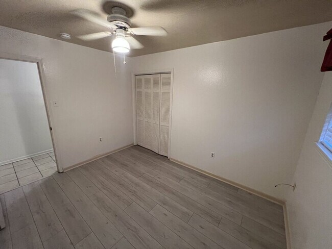 Building Photo - 8823 Cefalu Dr