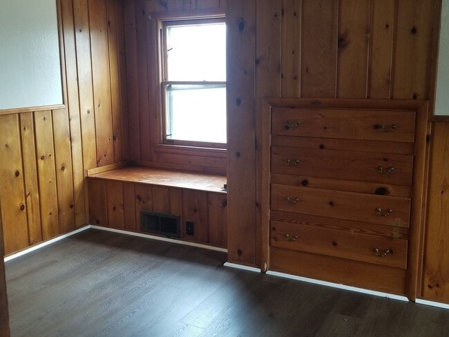 Building Photo - 2028 E South St