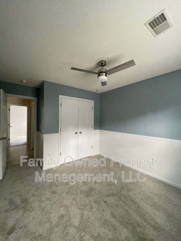Building Photo - 113 Rockdale Ln