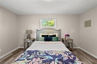 Building Photo - 21044 Southbend Cir