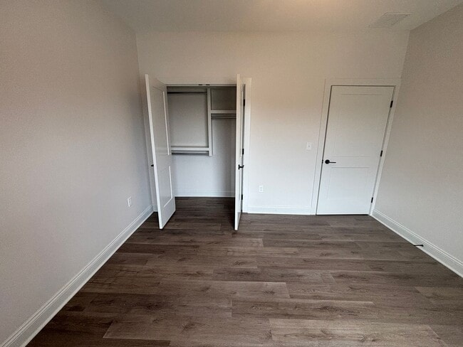 Building Photo - 123/125/127/129 Sheridan