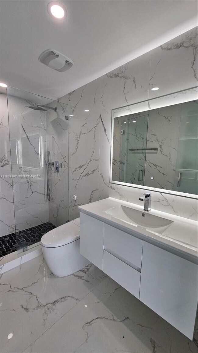 Building Photo - 1861 NW N River Dr