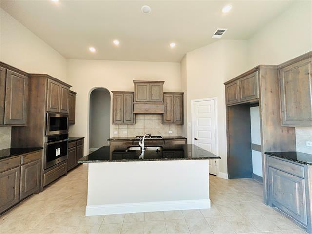 Building Photo - 2204 Fairwater Mews