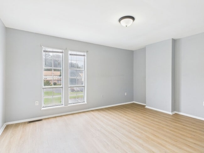 Building Photo - 783 Pleasant St