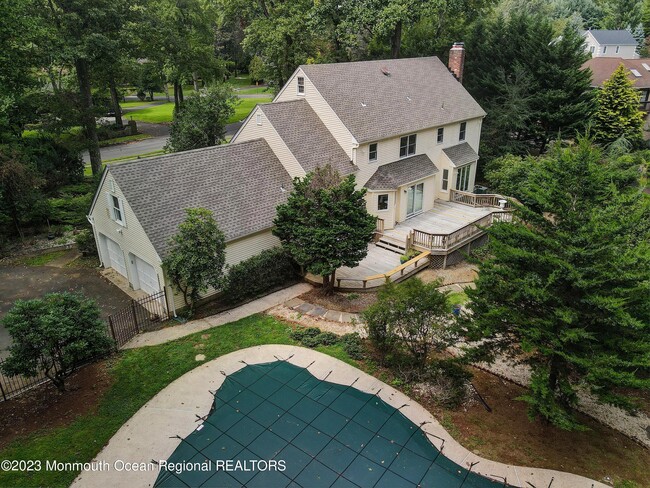 Building Photo - 18 Seven Oaks Dr