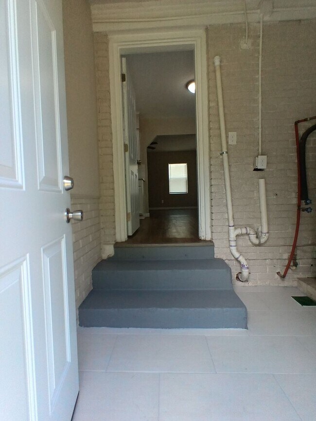 Building Photo - It's ready! New Remodel