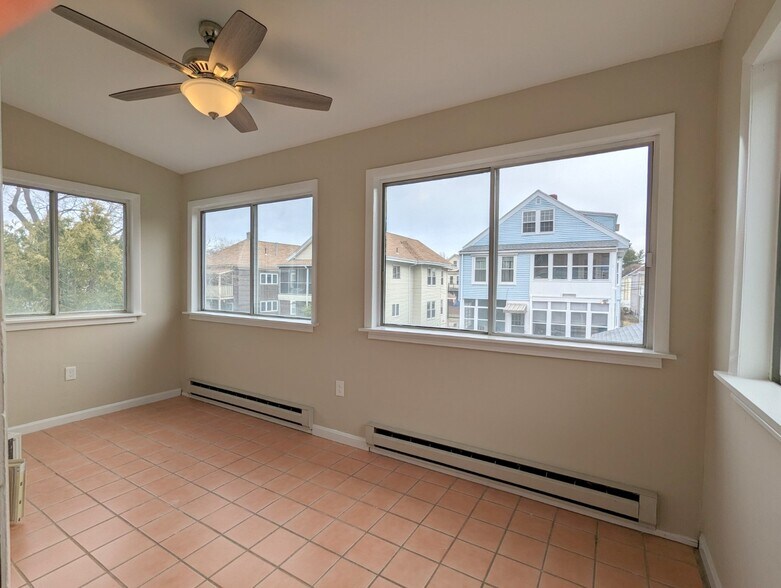 Building Photo - 35 Trowbridge St