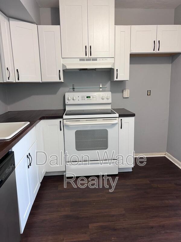 Building Photo - 2095 Sunset Point Rd