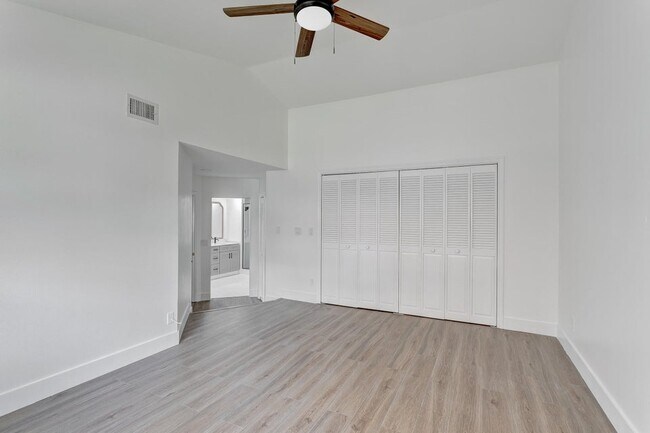 Building Photo - 206 Sea Oats Dr