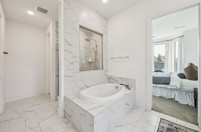 Building Photo - 448 Wildwood Ct