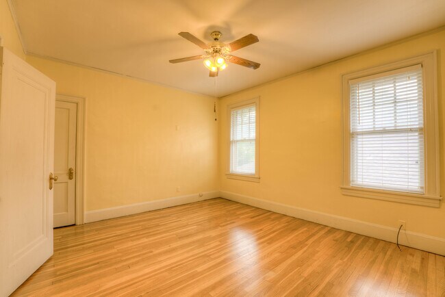 Building Photo - 296 N. Willett