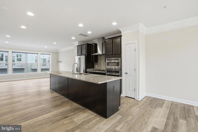 Building Photo - 14325 Potomac Heights Ln