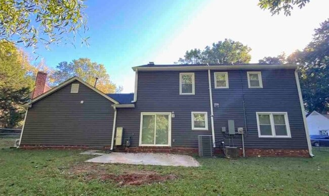 Building Photo - 7636 Walnut Wood Dr