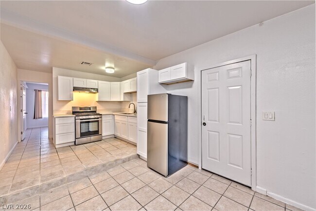 Building Photo - 3912 Torsby Pl