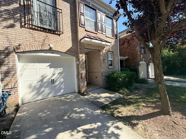 Building Photo - 1061 Remington Oaks Cir