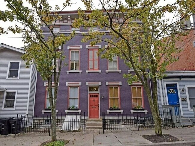 Primary Photo - 69 Mulberry St