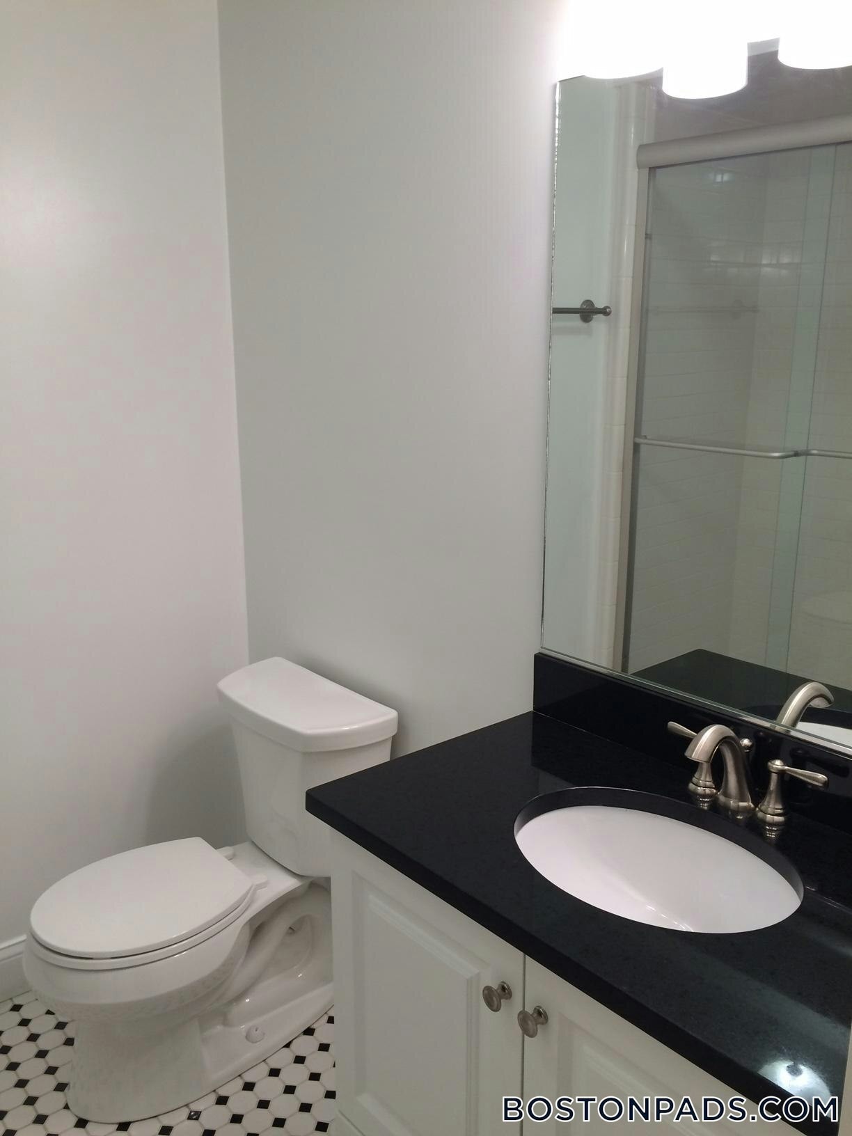 Building Photo - 149 Park Dr