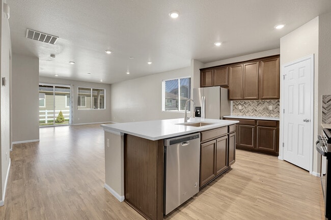 Building Photo - 997 Goldenrod Pkwy