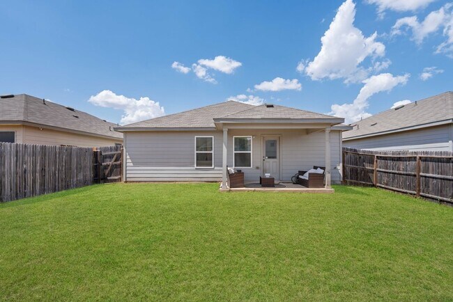 Building Photo - Spacious 3-Bed Home with Pool Access, Trails, and Fenced Yard in Converse