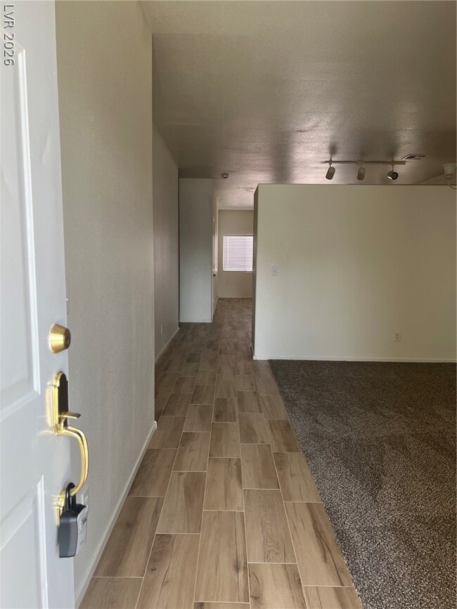 Building Photo - 6273 Highland Gardens Dr