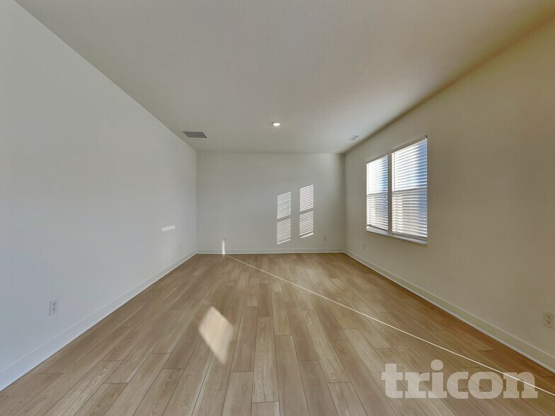 Building Photo - 11831 Moorfield Ln