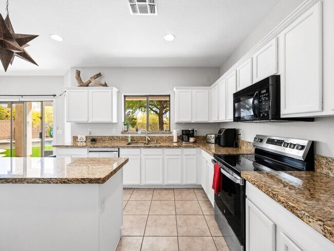 Building Photo - 4613 E Tumbleweed Dr