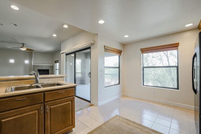 Building Photo - 21320 N 56th St