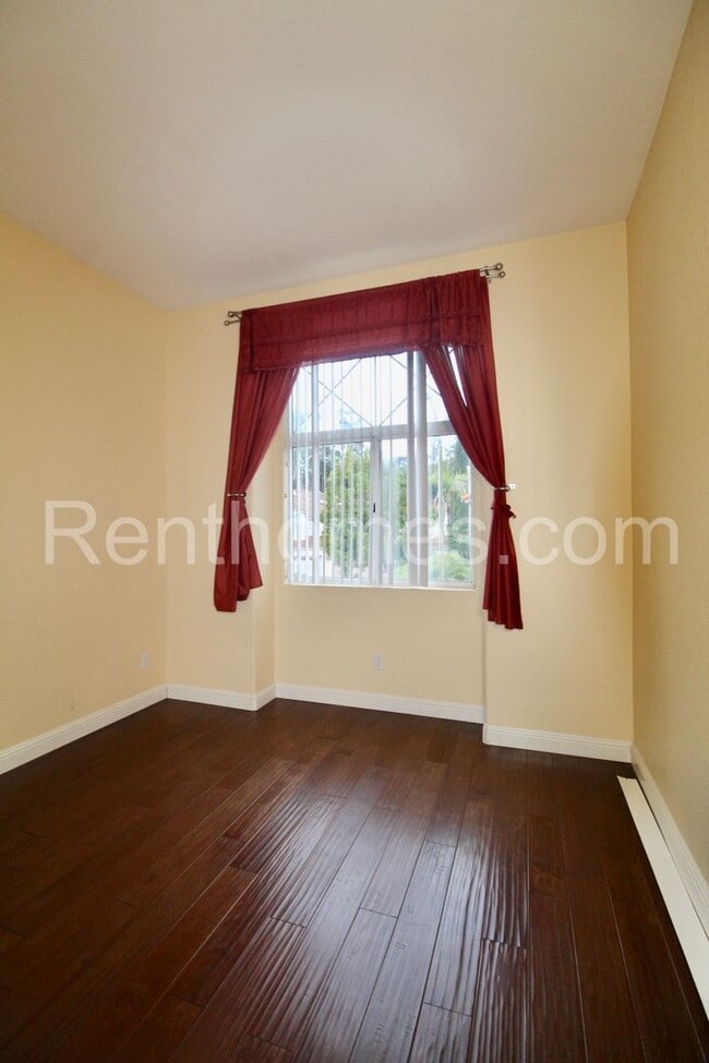 Building Photo - Scripps Ranch, 11073 Caminito Encanto, AC,...