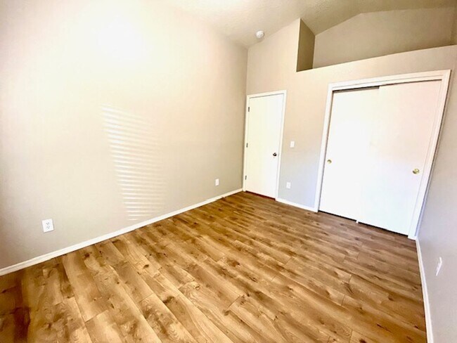 Building Photo - 4 Bedroom 2 bath Home in NW Boise