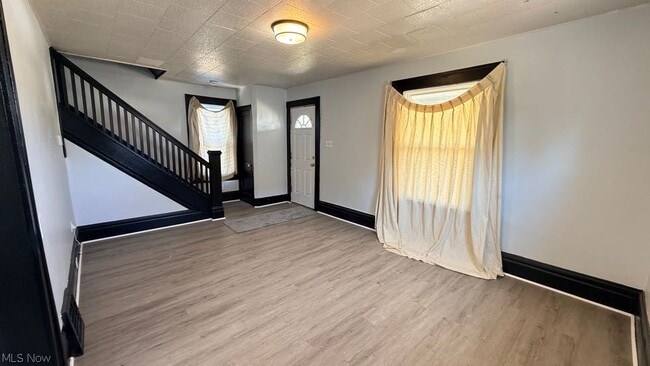 Building Photo - 1432 League St